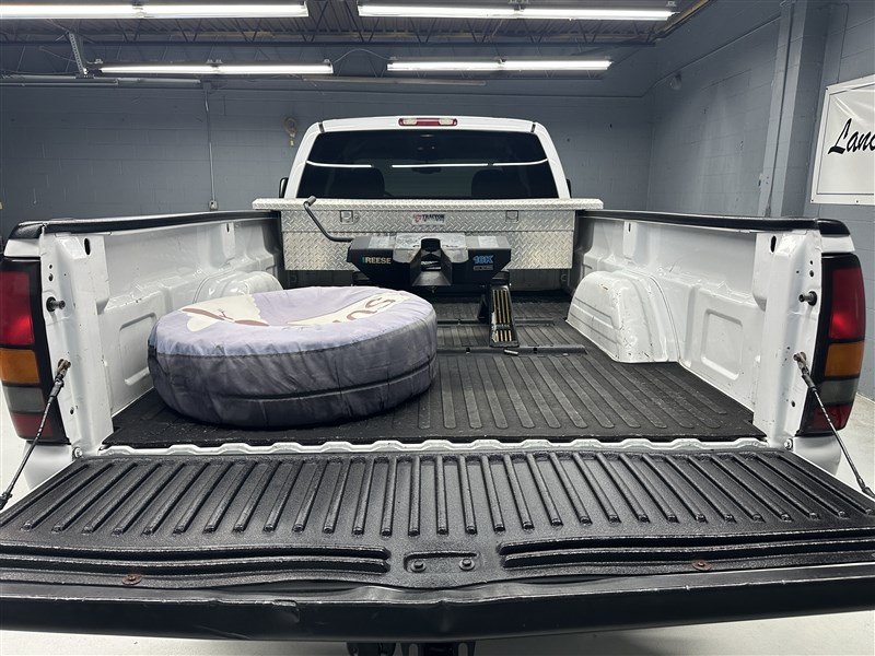 Used 2004 GMC Sierra 2500 SLE w/ Heavy-Duty Power Package AWD/4WD image 18