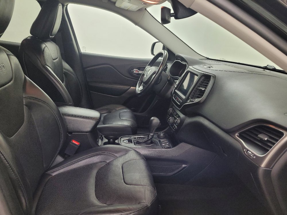 Used 2021 Jeep Cherokee Latitude Lux w/ Comfort/Convenience Group AWD/4WD image 21