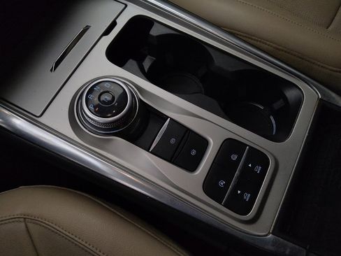 Used 2020 Ford Explorer Limited image 26