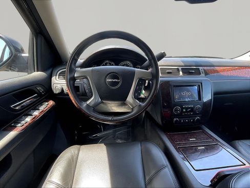 Used 2013 GMC Yukon Denali AWD/4WD image 8
