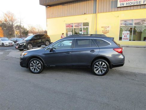 Used 2017 Subaru Outback 2.5i Limited AWD/4WD image 2