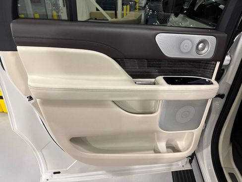 Certified 2024 Lincoln Navigator L Black Label AWD/4WD image 22