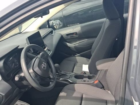 Used 2025 Toyota Corolla LE FWD image 5
