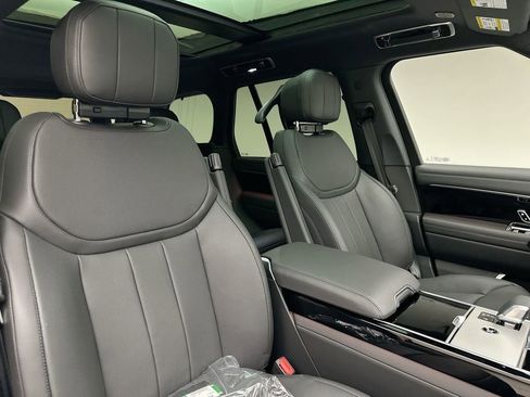 New 2026 Land Rover Range Rover SE image 14