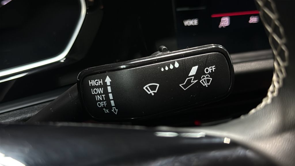 Used 2021 Volkswagen Jetta SEL FWD image 35