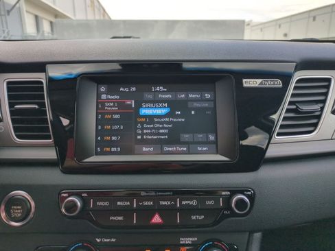 Used 2017 Kia Niro LX FWD image 14