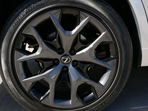 Used 2025 Lexus TX 500h AWD w/ Technology Package image 27