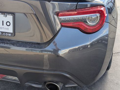 Used 2019 Toyota 86 RWD image 5