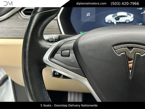 Used 2015 Tesla Model S 90D image 29