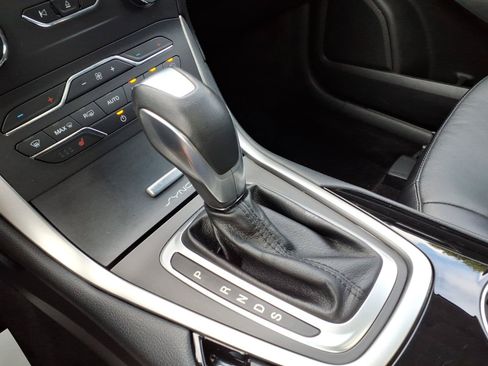 Used 2015 Ford Edge SEL w/ Equipment Group 201A AWD/4WD image 21