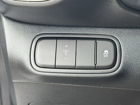 Used 2024 Hyundai Venue SE FWD image 23