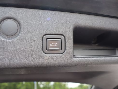 Used 2019 Chevrolet Equinox Premier AWD/4WD image 29