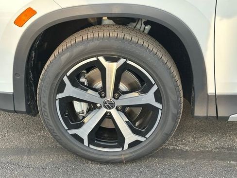 New 2026 Volkswagen Tiguan SE image 10