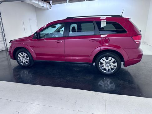 Used 2019 Dodge Journey SE FWD image 11