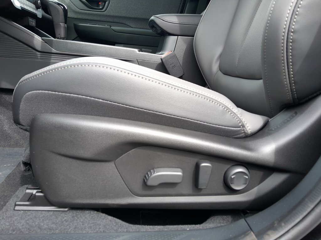 New 2026 Subaru Outback Limited AWD/4WD image 8