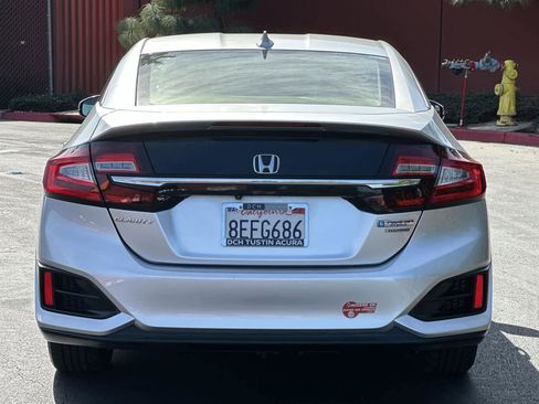 Used 2018 Honda Clarity Touring image 5