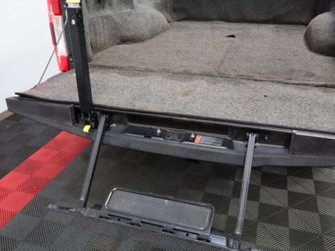 Used 2018 Ford F250 Lariat w/ Lariat Ultimate Package AWD/4WD image 32