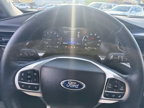 Certified 2022 Ford Explorer XLT w/ Equipment Group 202A image 34