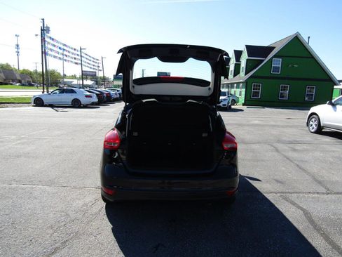 Used 2018 Ford Focus SE FWD image 21