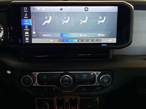 Used 2025 Jeep Wrangler Sport image 11