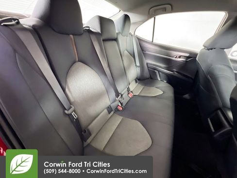 Used 2019 Toyota Camry LE FWD image 17