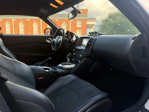 Used 2014 Nissan 370Z Touring w/ Sport Package RWD image 11