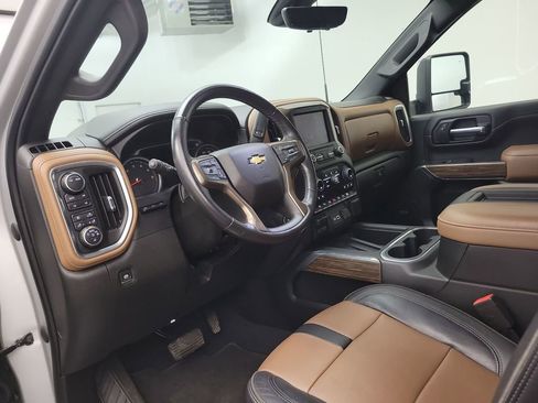 Used 2020 Chevrolet Silverado 2500 High Country image 4