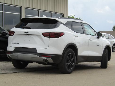 New 2026 Chevrolet Blazer LT w/ Midnight/Sport Edition AWD/4WD image 3