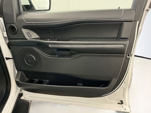 Used 2024 Ford Expedition XLT image 35