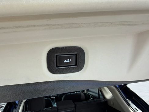 Used 2018 Nissan Rogue SV AWD/4WD image 20