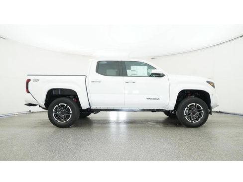 New 2025 Toyota Tacoma TRD Sport image 27