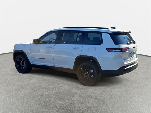 New 2025 Jeep Grand Cherokee L Altitude image 7