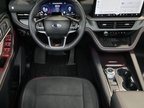 Used 2025 Ford Explorer ST image 23
