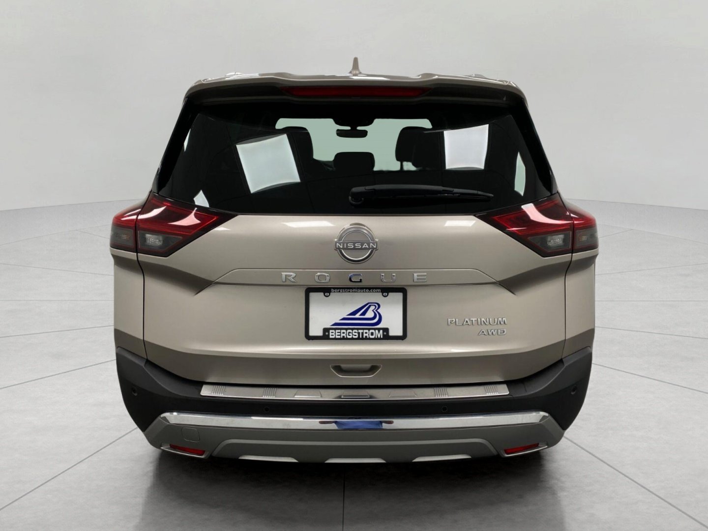 Certified 2023 Nissan Rogue Platinum w/ Platinum Premium Package AWD/4WD image 4