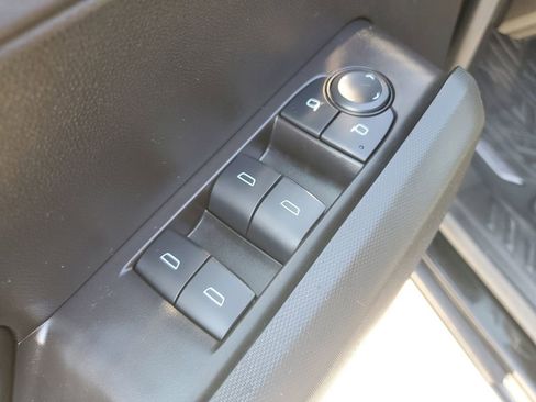 Used 2024 Chevrolet Colorado W/T image 19