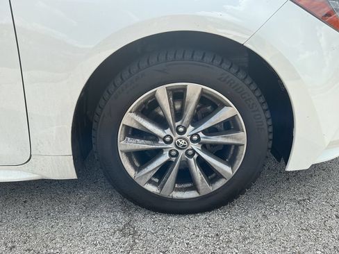 Used 2023 Toyota Corolla LE w/ LE Convenience Package FWD image 12