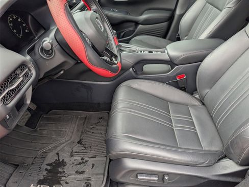 Used 2024 Honda HR-V EX-L image 10