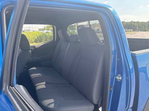 Used 2018 Toyota Tacoma TRD Off-Road AWD/4WD image 20