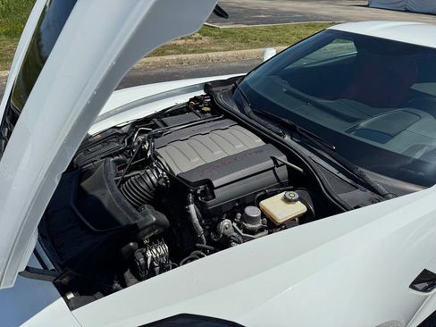 Used 2017 Chevrolet Corvette Stingray Coupe RWD image 9