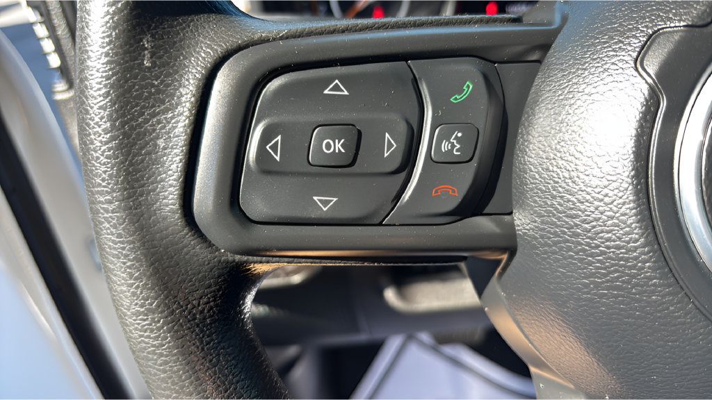 Used 2025 Jeep Gladiator Sport AWD/4WD image 29