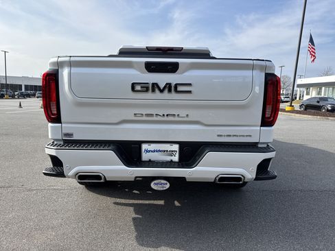 Used 2024 GMC Sierra 1500 Denali Ultimate image 9