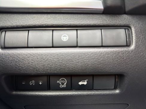 Used 2023 Nissan Rogue SL image 24