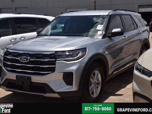 Certified 2025 Ford Explorer Active RWD image 1