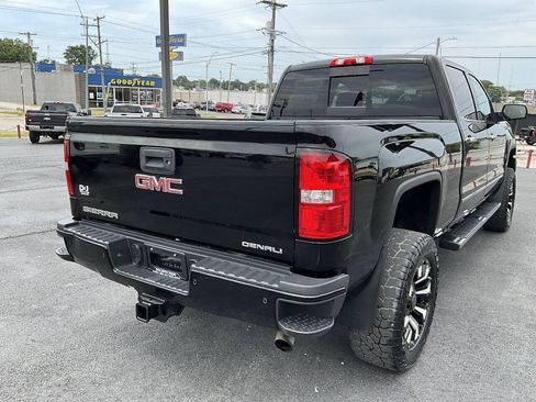 Used 2017 GMC Sierra 2500 Denali AWD/4WD image 5