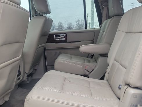 Used 2013 Lincoln Navigator 4WD w/ HD Trailer Tow Pkg image 13