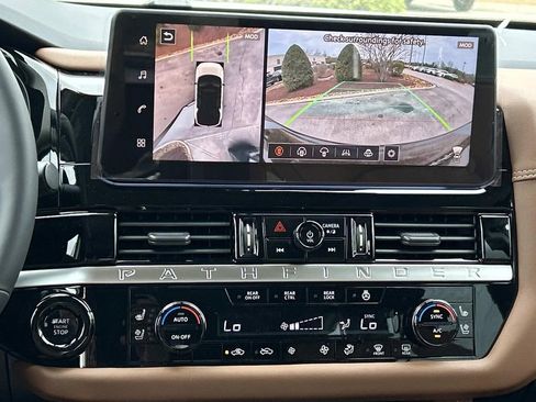 New 2026 Nissan Pathfinder Platinum AWD/4WD image 25