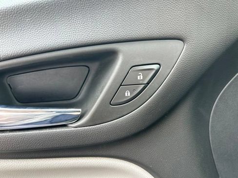 Used 2024 Chevrolet Equinox LS w/ LS Convenience Package FWD image 17