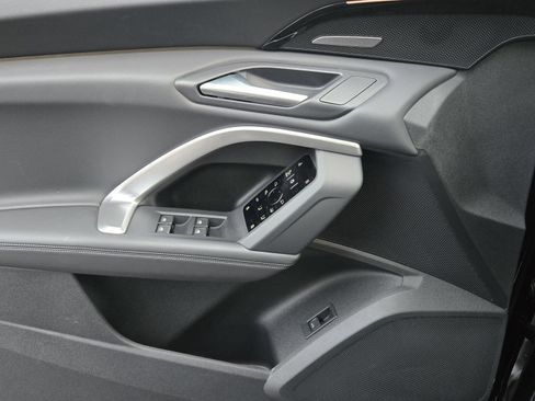 New 2025 Audi Q5 Prestige image 18