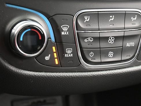 Used 2020 Chevrolet Equinox Premier image 25