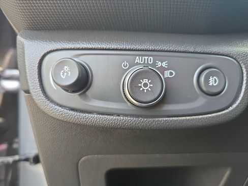 Used 2022 Chevrolet TrailBlazer LT FWD image 25